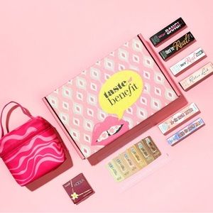 COPY - Benfit cosmetics 7 deluxe samples
1 individual sample
1 FREE makeup bag